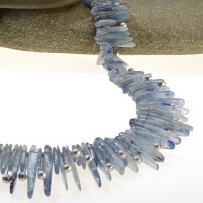 Halskette aus der Sonnentau-Serie: Kyanit, Zuchtperlen, 925/<sub>000</sub> Silber 